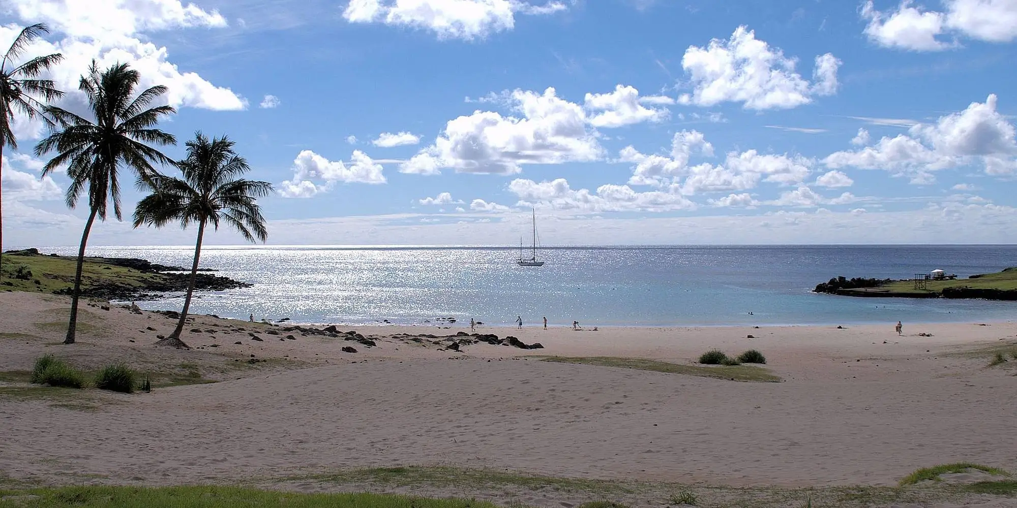 Anakena strand | Pacific Island Travel