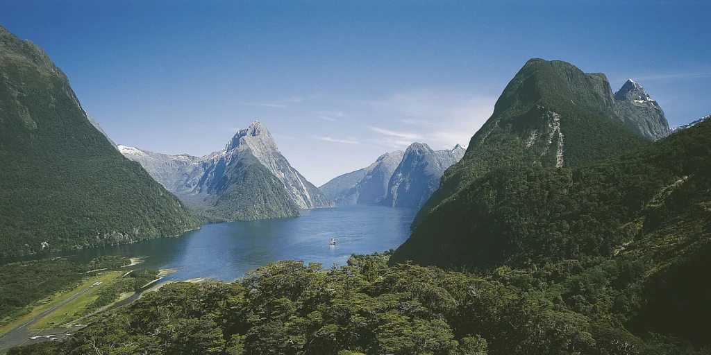 Milford Sound Nature Cruise
